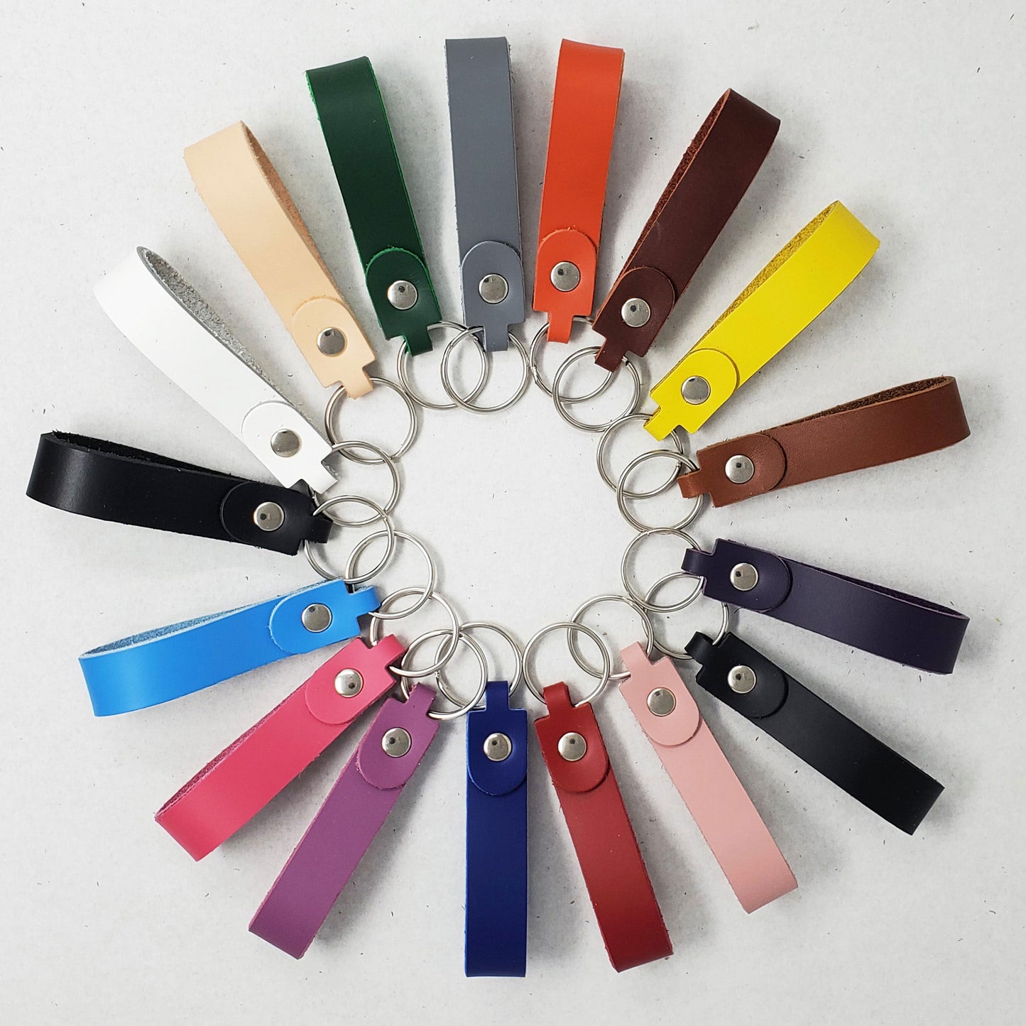 Comnpleted leather keyrings blank in 18 bright leather colors